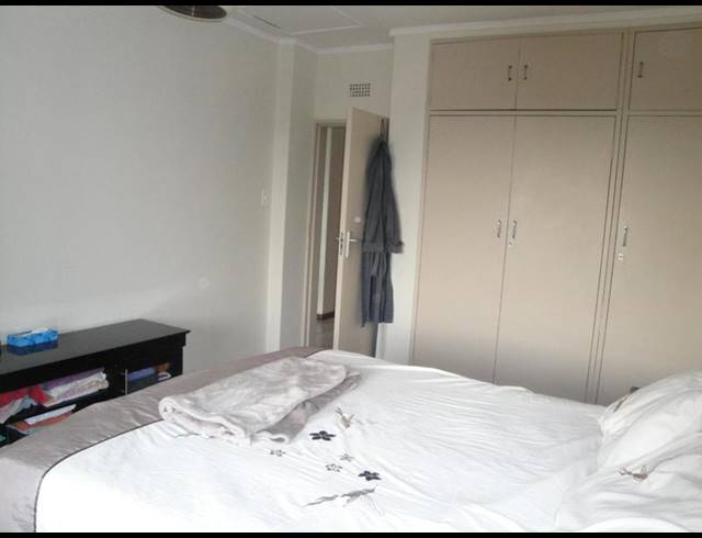 1 BEDROOM APARTMENT FOR SALE IN MALVERN EAST